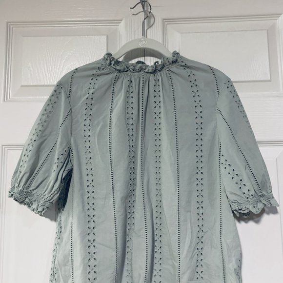 Universal Thread Eyelet Top - Picture 4 of 4